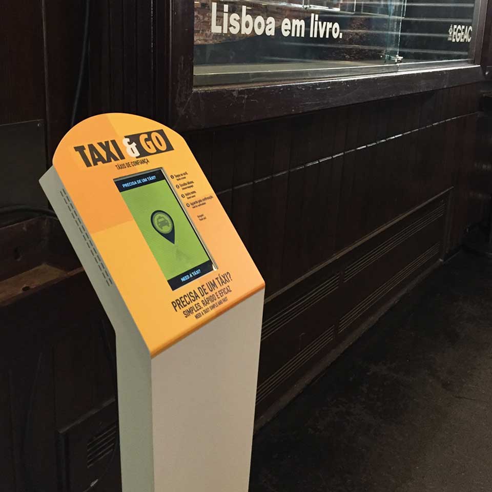 TAXI & GO : Chamar um táxi através de quiosques multimédia da 