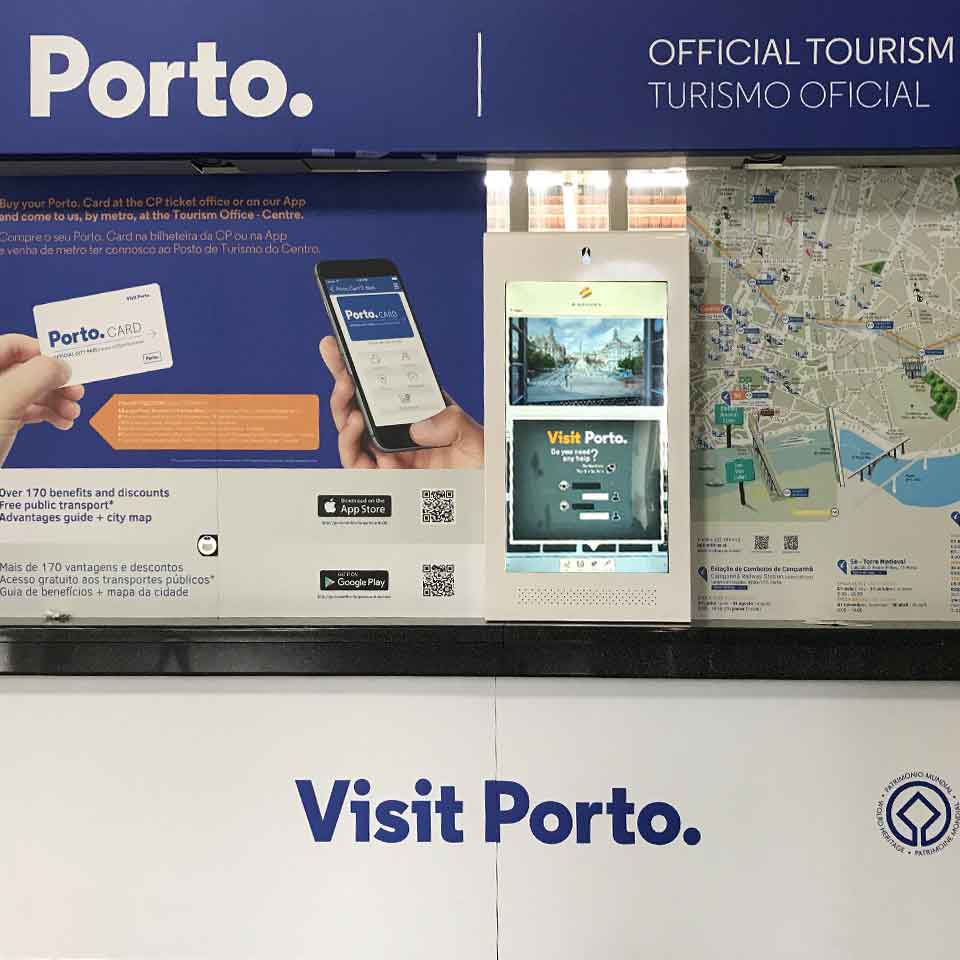 A CP Promove Turismo do Porto com Quiosque Multimédia by PARTTEAM